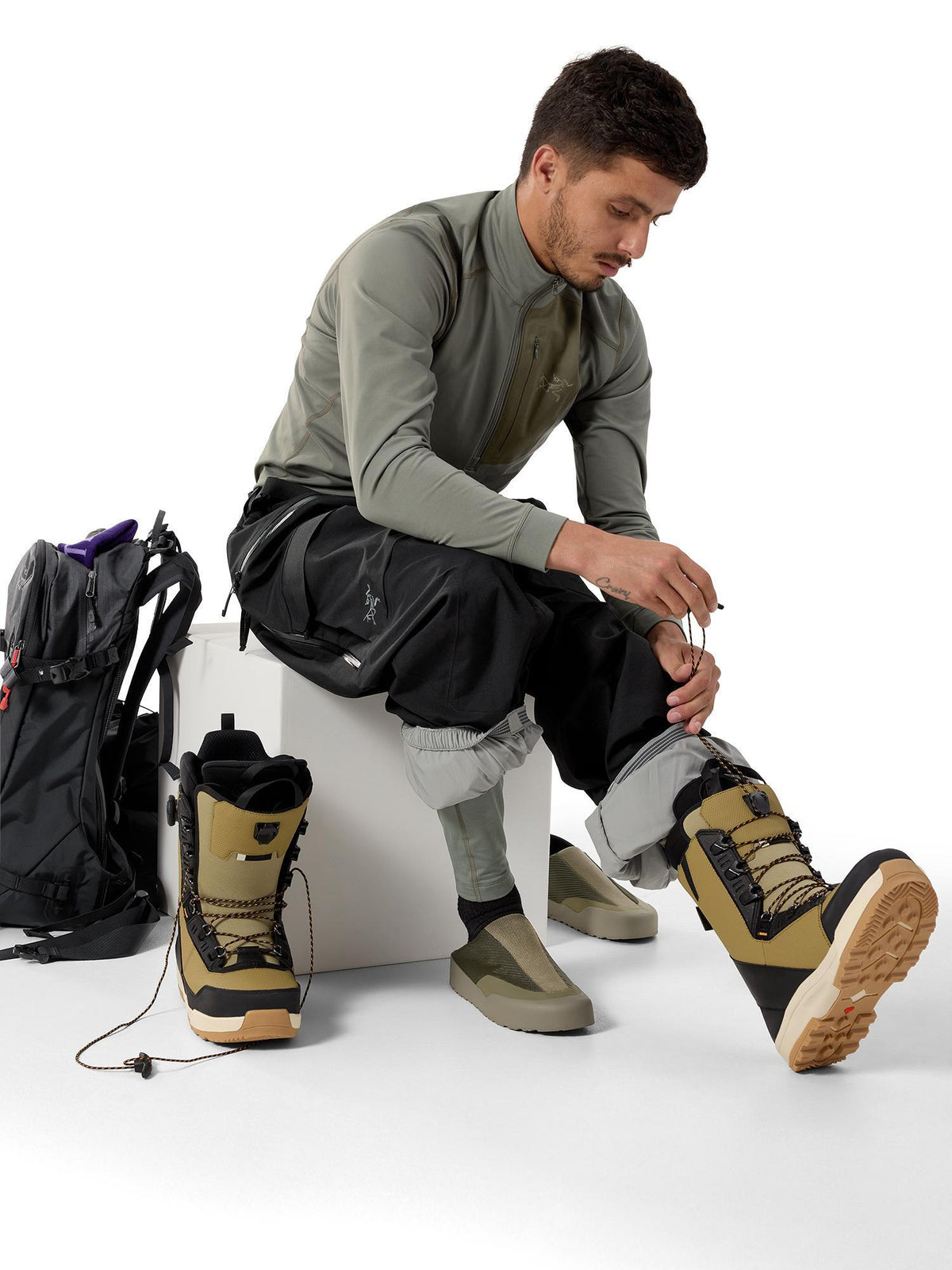 Arc'teryx Men's Rho LT Zip Neck