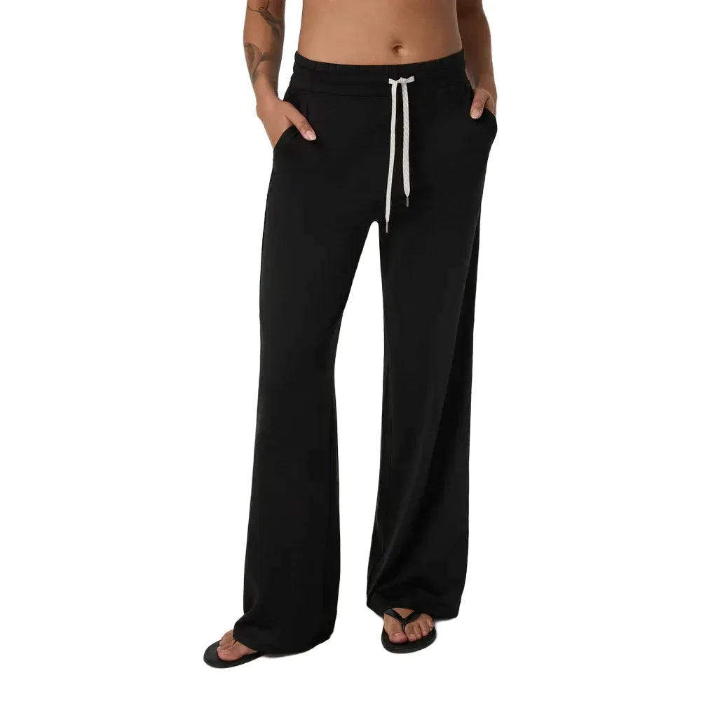 Vuori Women's Halo Essential Wideleg Pant - Short