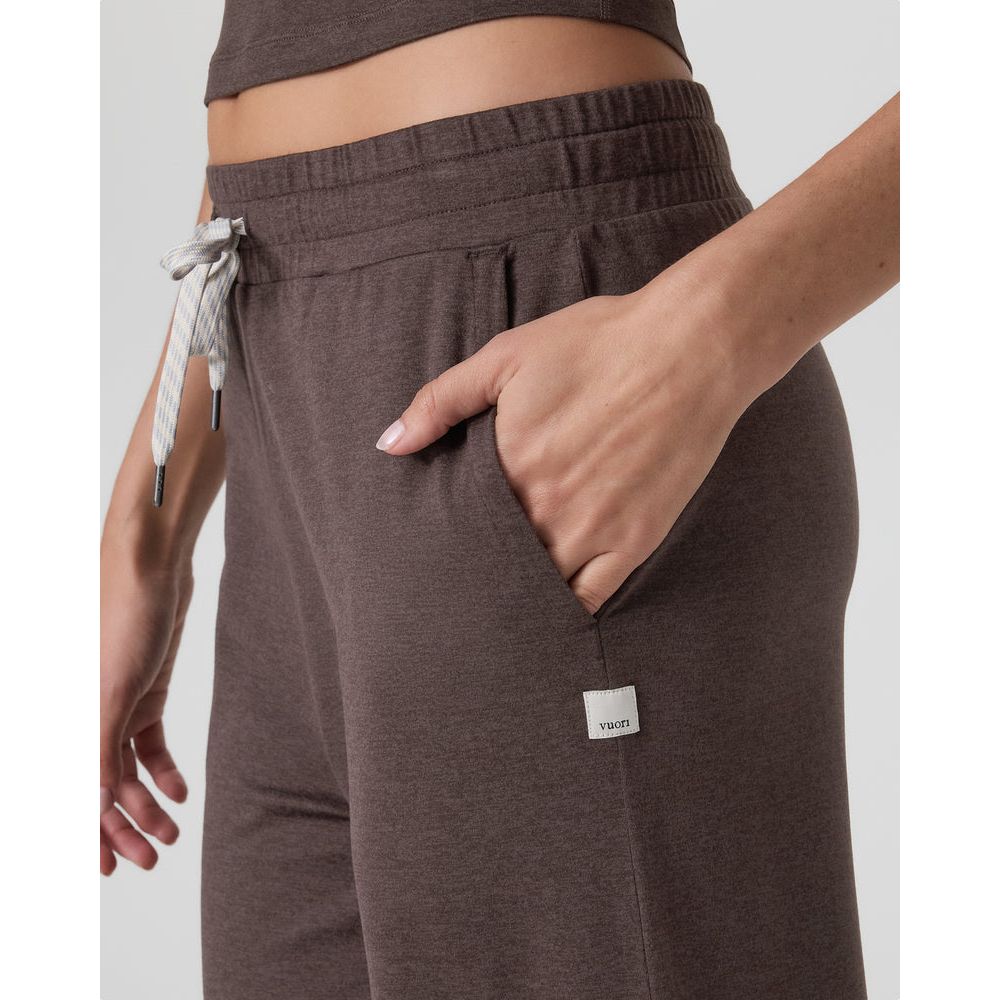 Vuori Women's Halo Essential Wideleg Pant - Short